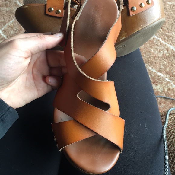 Heels - Picture 2 of 2